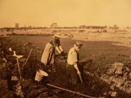 Puddling Turf in Montiaghs circa 1860